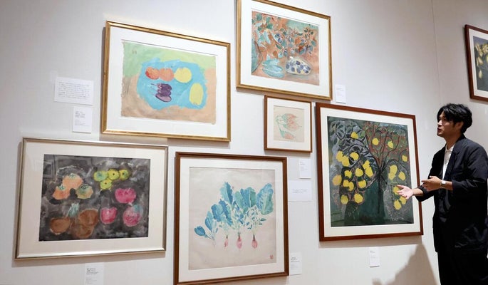 ７３歳から絵筆 あふれる創作