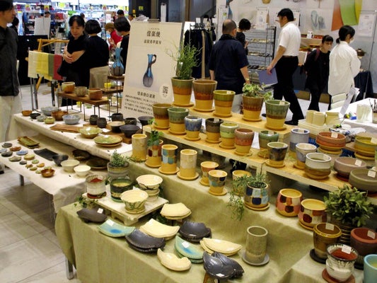 信楽焼や近江上布集結…名古屋で滋賀の工芸品ＰＲ